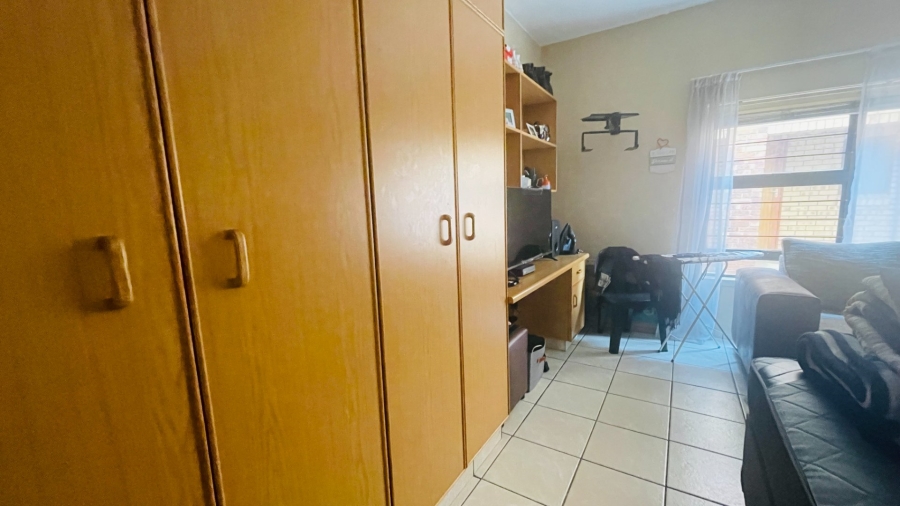 1 Bedroom Property for Sale in Dassie Rand North West